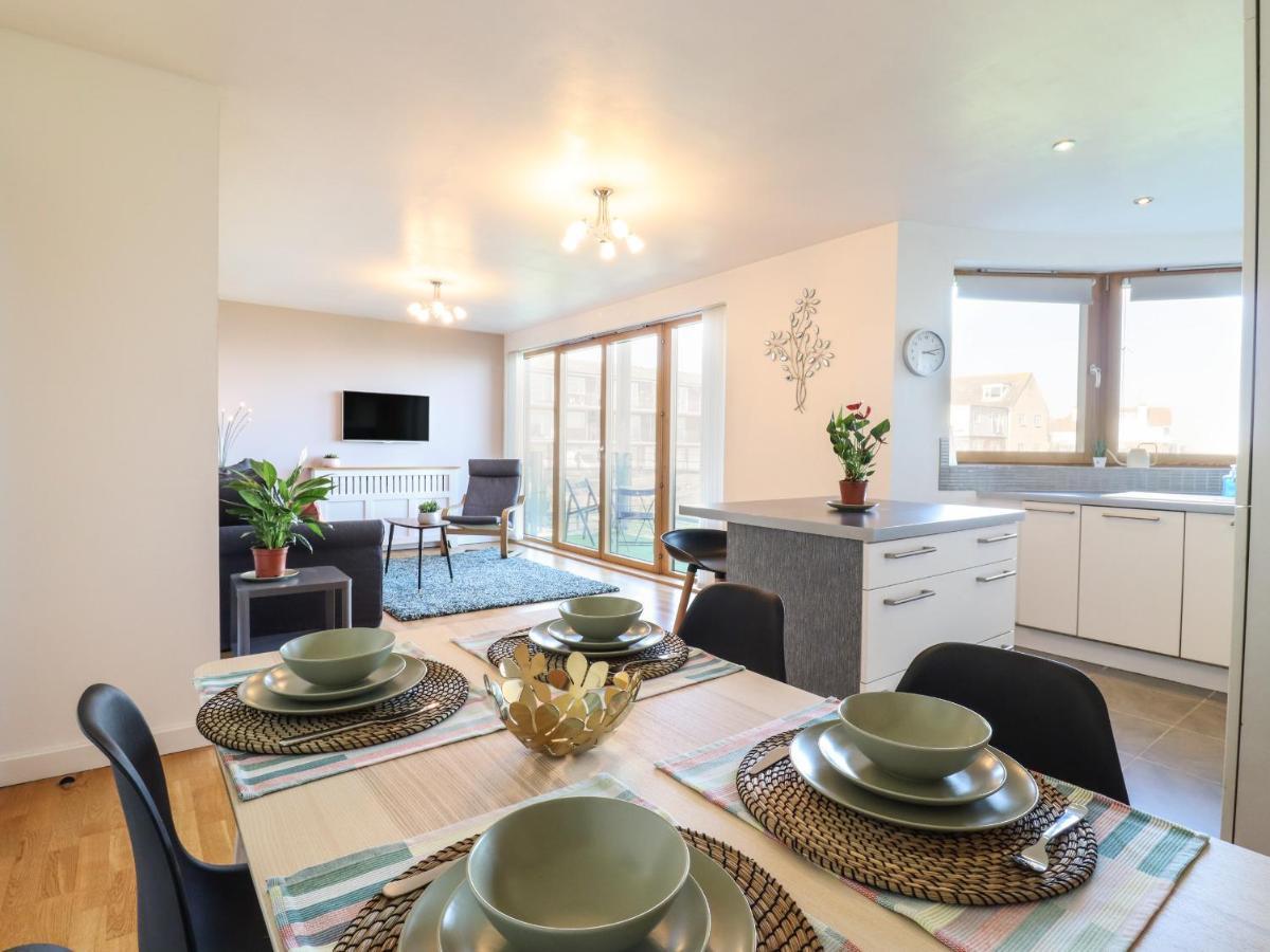 Flat 19 By The Beach Harwich Esterno foto