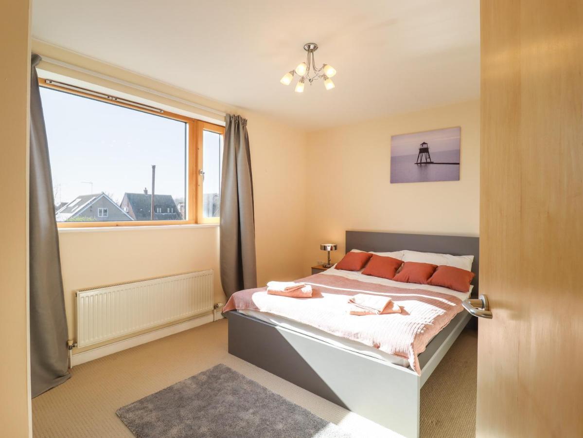 Flat 19 By The Beach Harwich Esterno foto