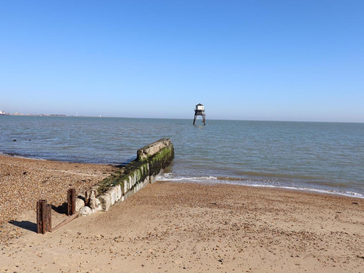 Flat 19 By The Beach Harwich Esterno foto